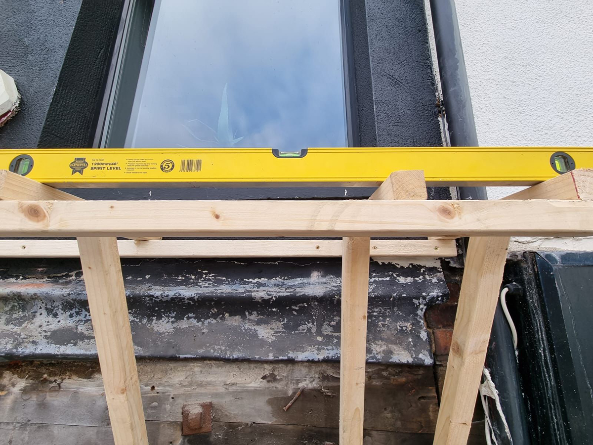 New illuminated shop front sign for Gin & Juice by