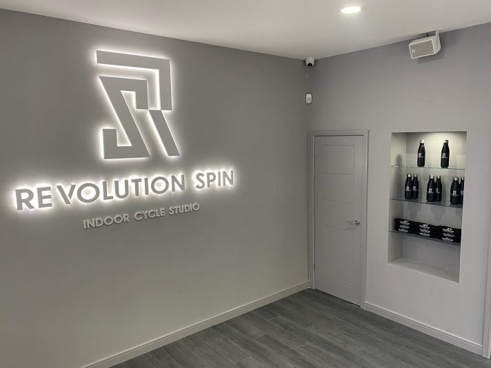 neonflex-signs-pan-sign-led-halo-illuminated