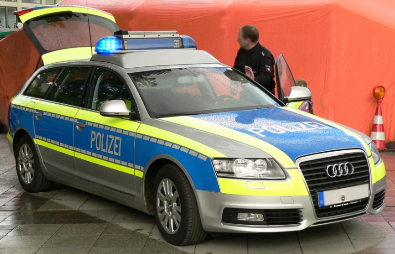 german-police-car-reflective-graphics