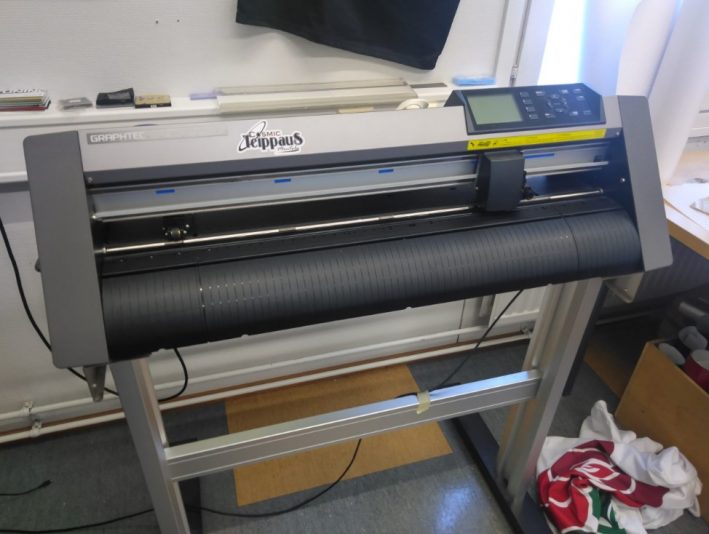 graphtec-ce6000-sign-vinyl-cutter