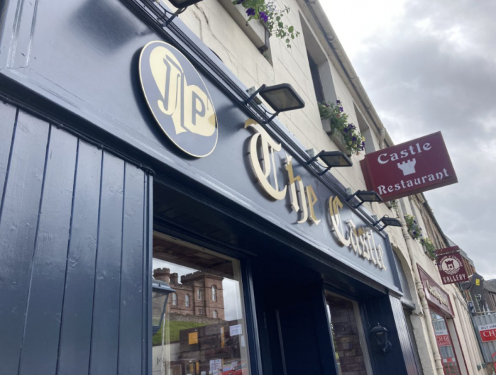 pub-sign-flat-cut-letters