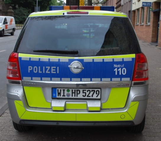 german-police-car-reflective-graphics-markings