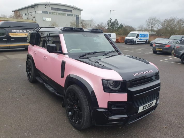 vehicle-wrap-land-rover-defender-yanni-wrap-vinyl-pink-avery-dennison-1
