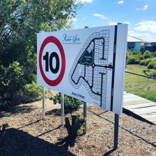 river-glen-freestanding-sign