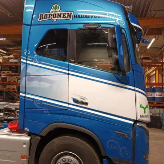 truck-graphics-signs-wrap