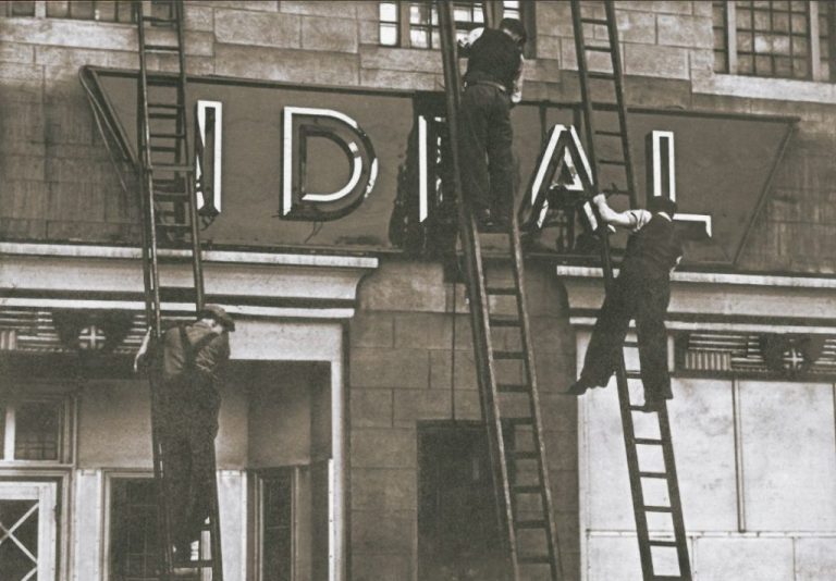 Butterfeild-signs-bradford-traditional-sign-fitting-ladders