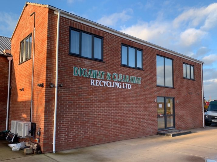 HTC-LS1690-PRO-Laserscript-cnc-letters-building-signs