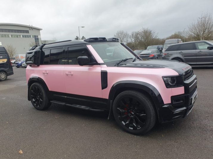 vehicle-wrap-land-rover-defender-yanni-wrap-vinyl-pink-avery-dennison-2