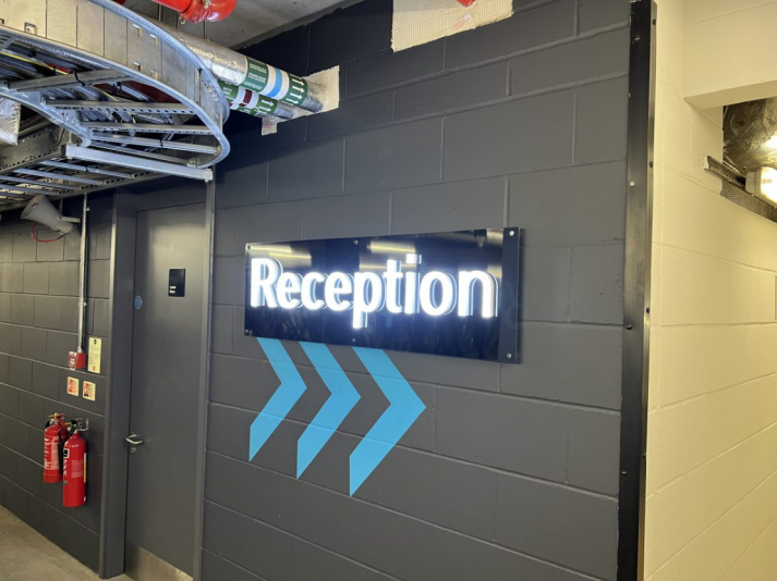 Ian-Pearson-signs-vinyl-graphics-wallpaper-(6)