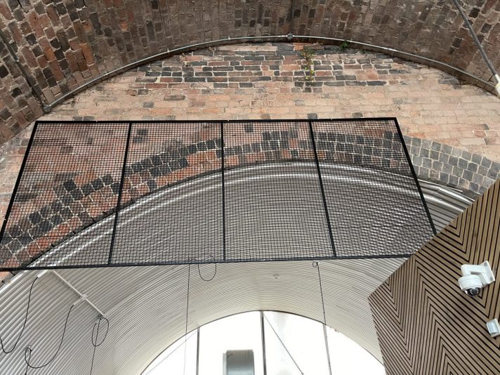 wire-mesh-sign-background