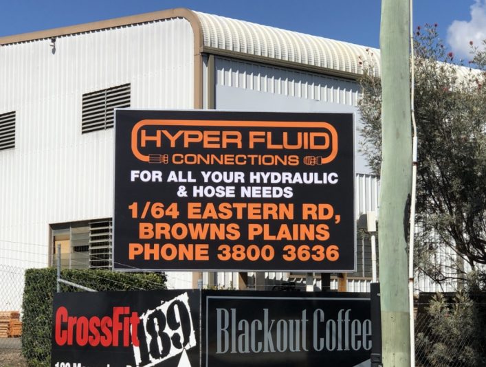 hyper-fluid-sign-freestanding