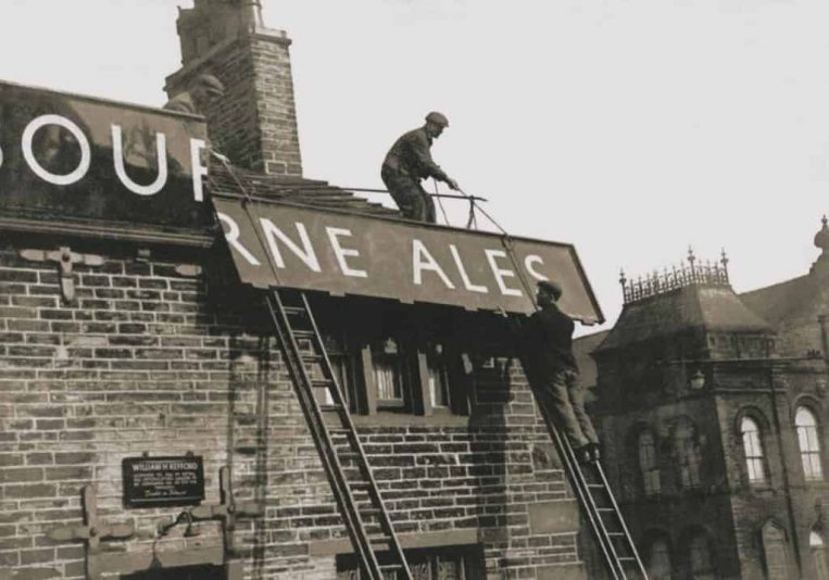 Butterfeild-signs-bradford-traditional-signs--ladders