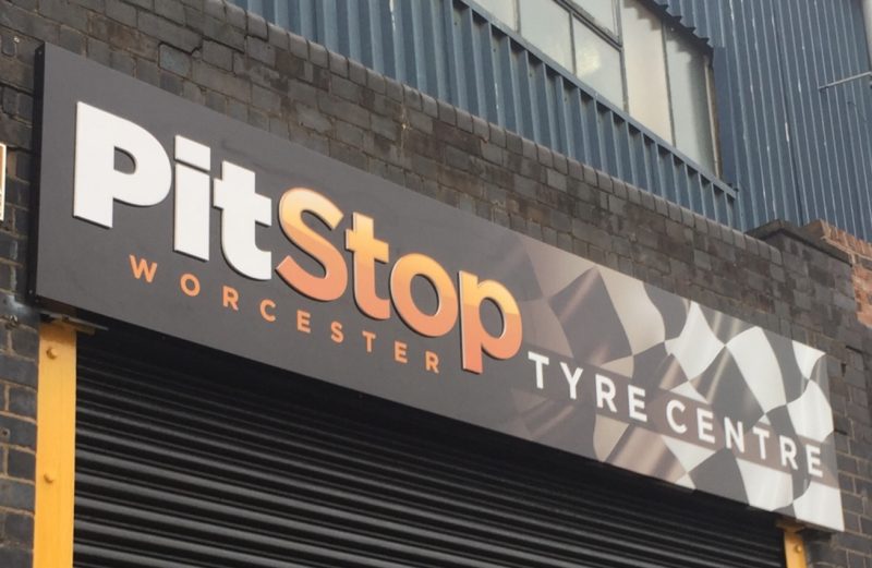 HTC-LS1690-PRO-Laserscript-cnc-letters-pan-sign